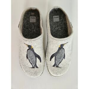 NWOT Women's Tofee Wool Felt Penguin Slippers, Size 8